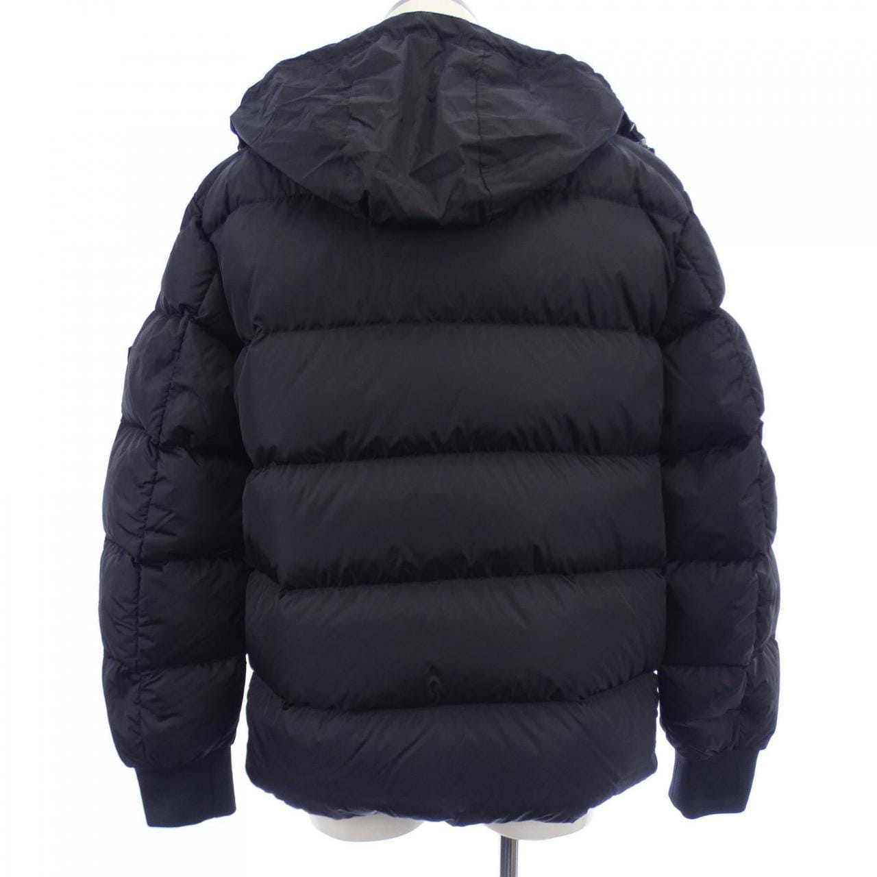 モンクレール MONCLER ダウンジャケット