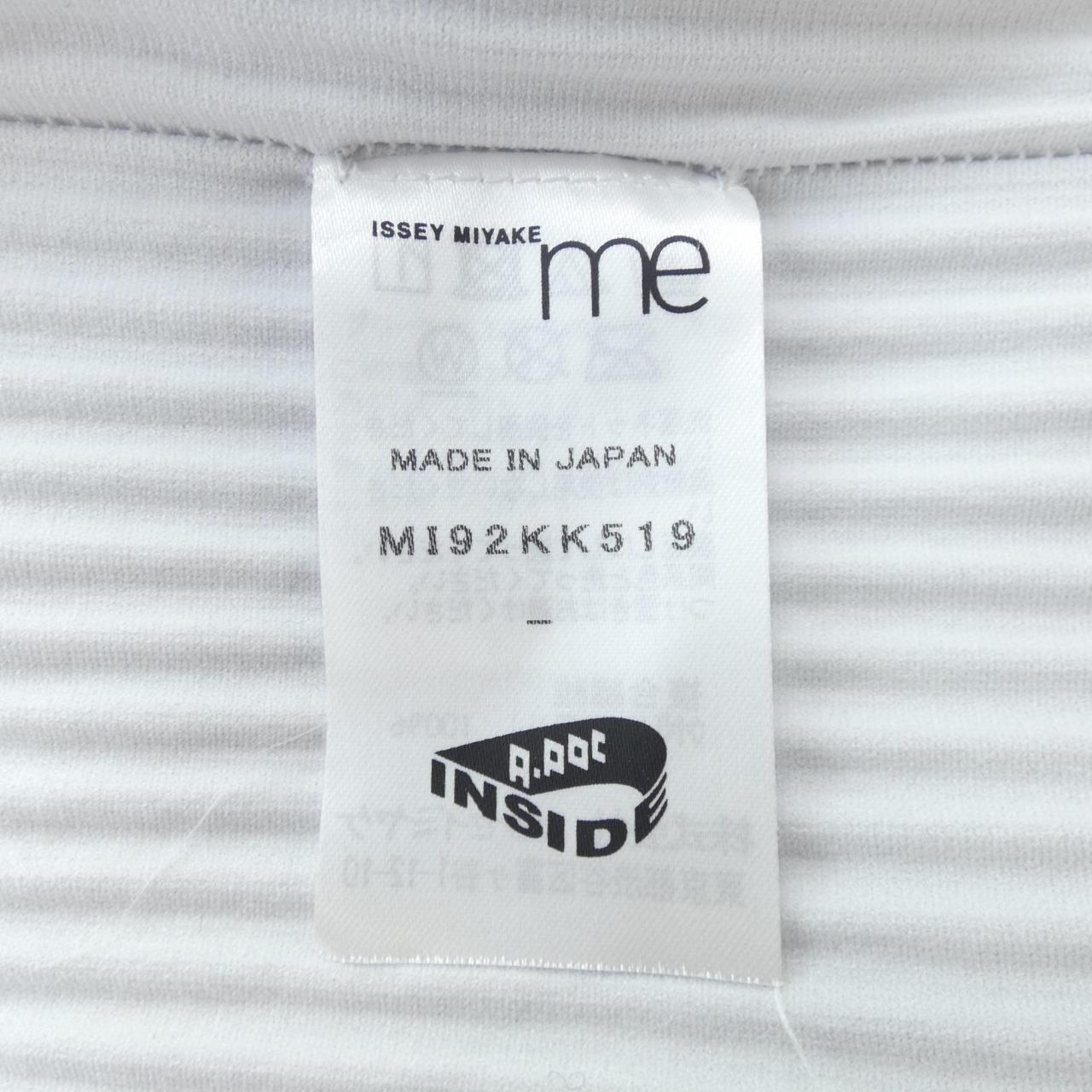 ミーイッセイミヤケ me ISSEY MIYAKE トップス