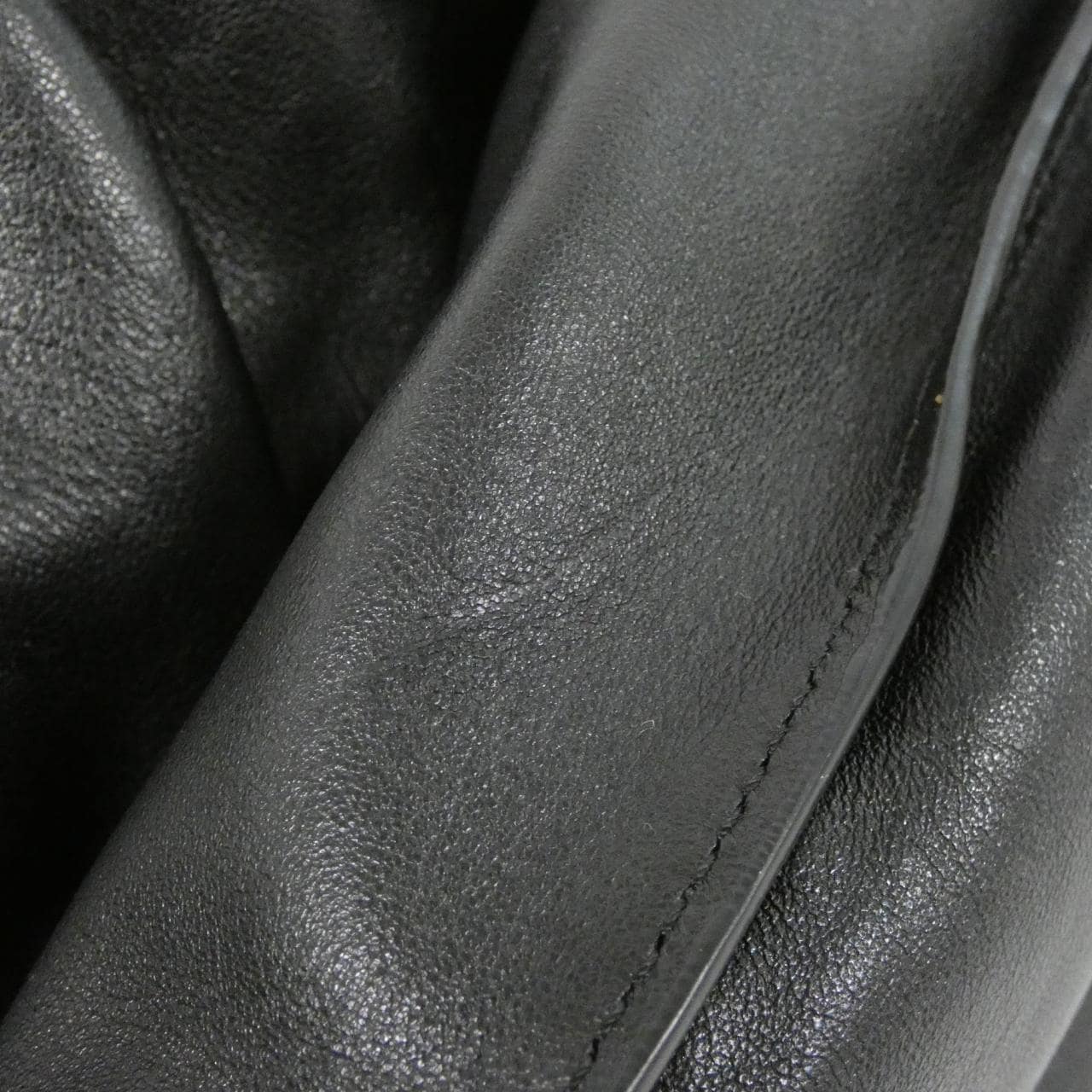 ロエベ パファー フラメンコ クラッチ A411FC1X67 バッグ