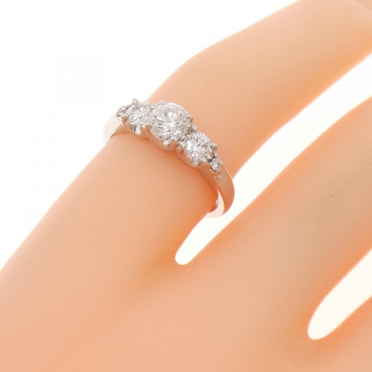 トリロジー ダイヤモンド ピンキー リング 0.505CT