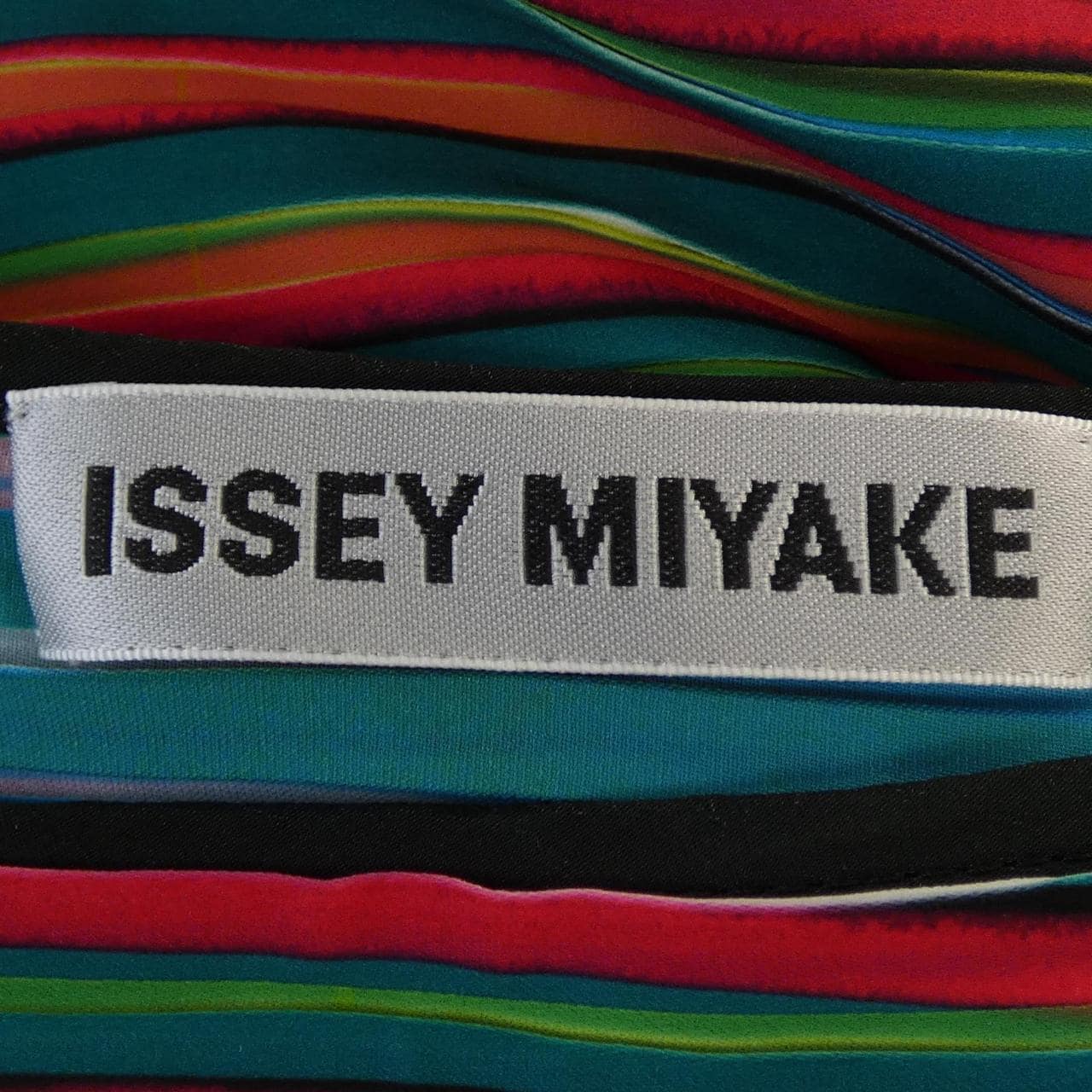 イッセイミヤケ ISSEY MIYAKE IM64FJ504 トップス