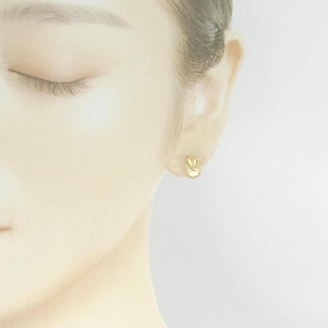 K18YG hoop earrings