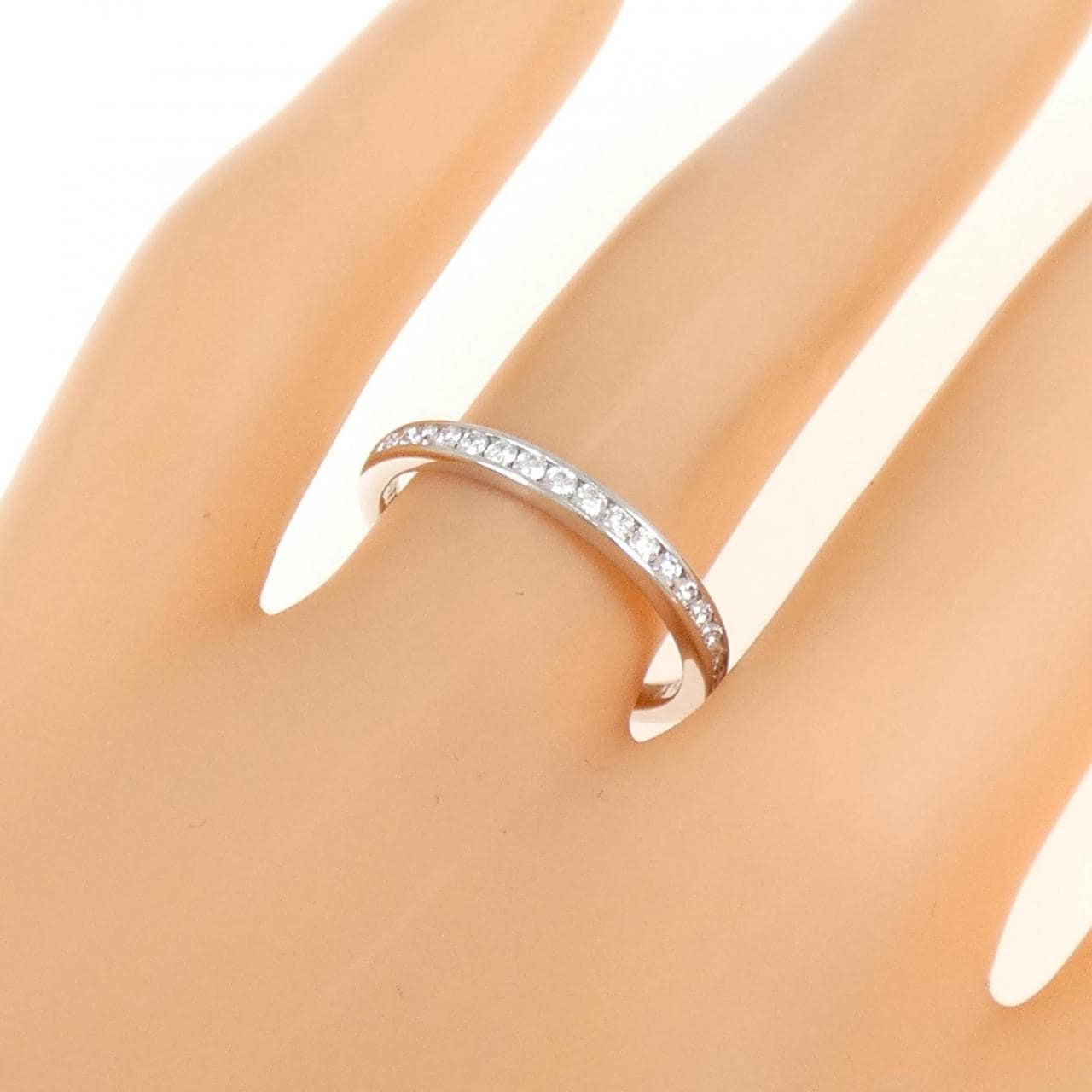 ティファニー ハーフサークル チャネルセッティング リング