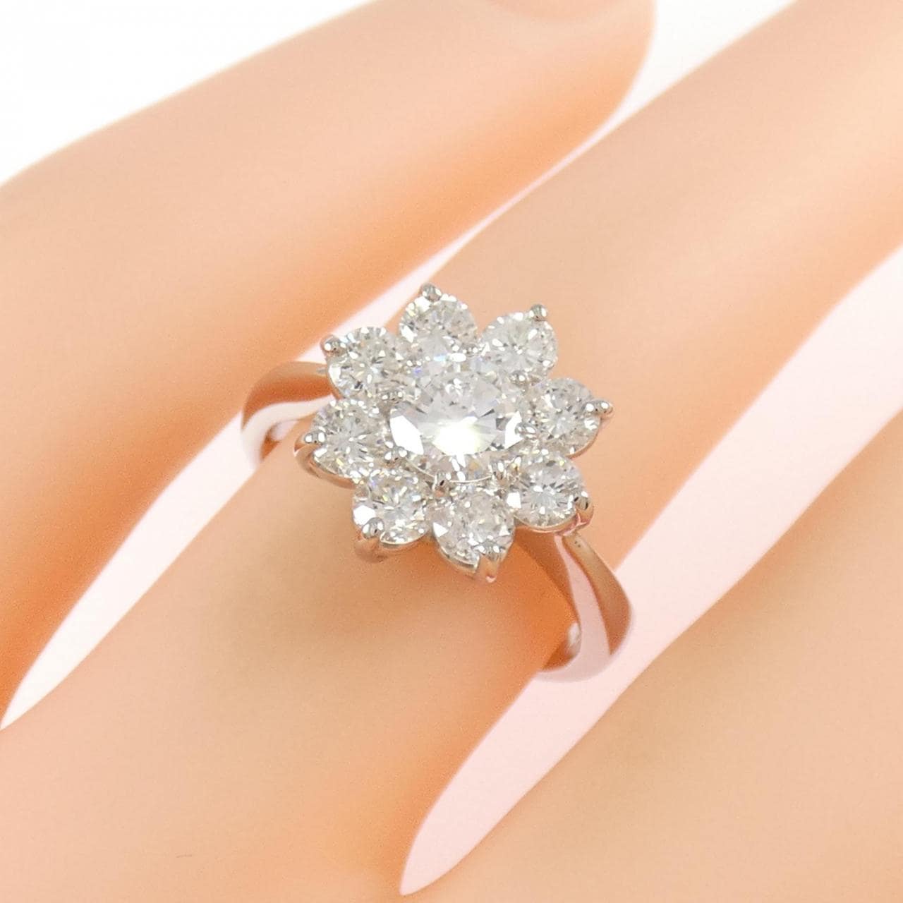 PT900 フラワー ダイヤモンド リング 0.429CT