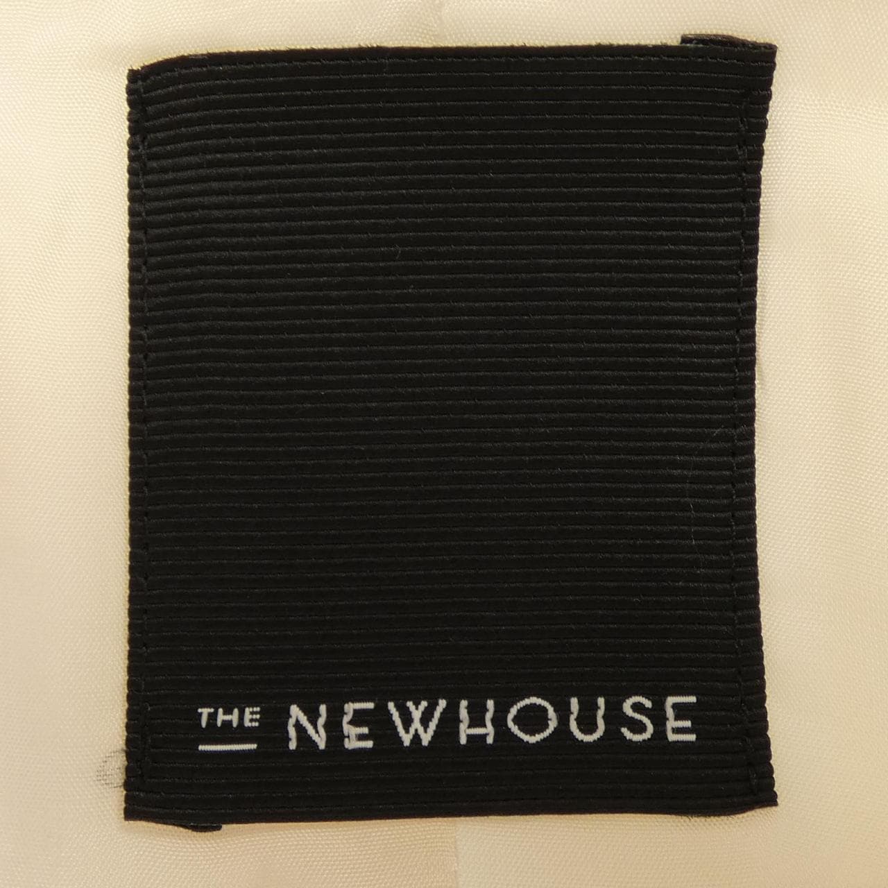 ザニューハウス THE NEWHOUSE ジャケット