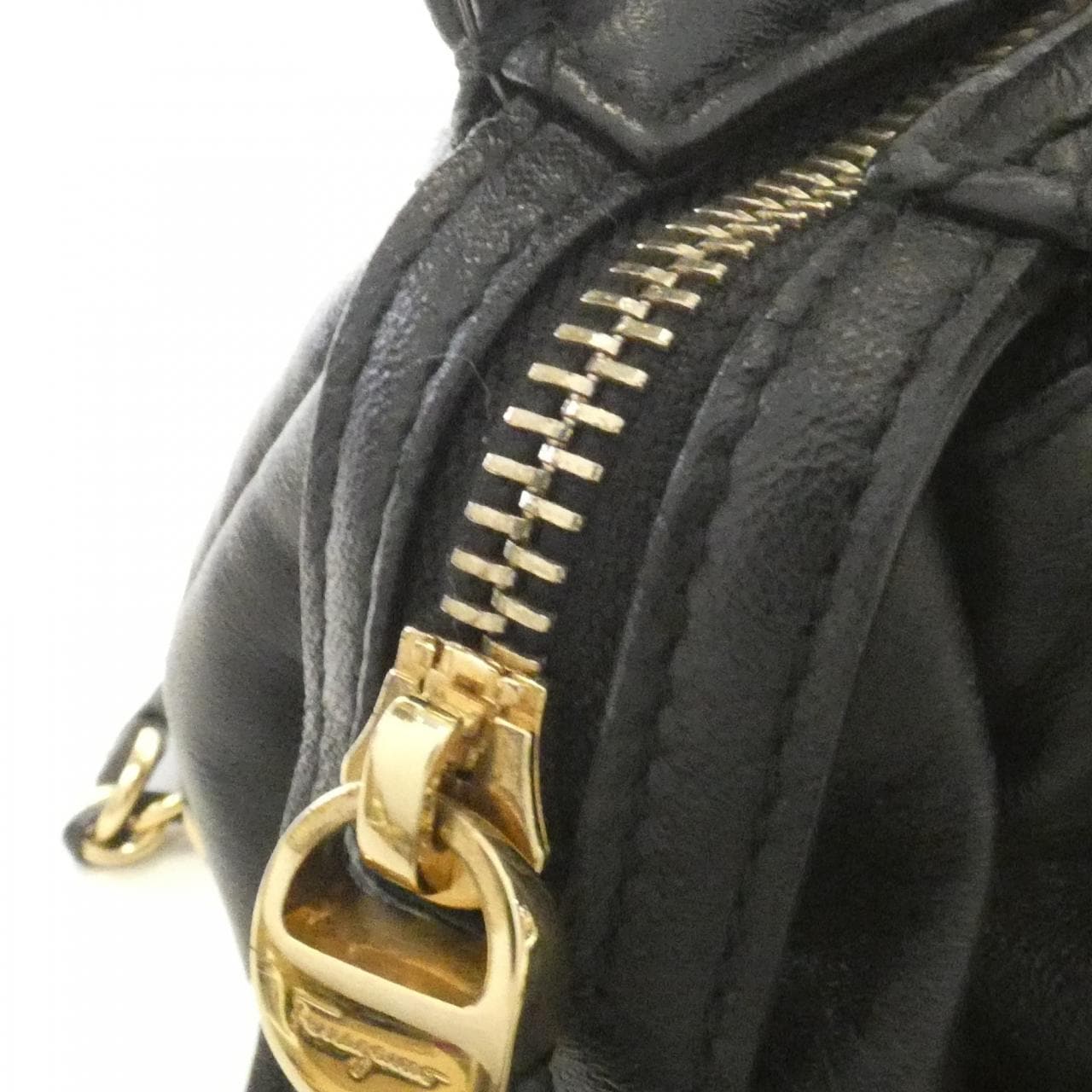 サルヴァトーレフェラガモ 21 E743 ショルダーバッグ