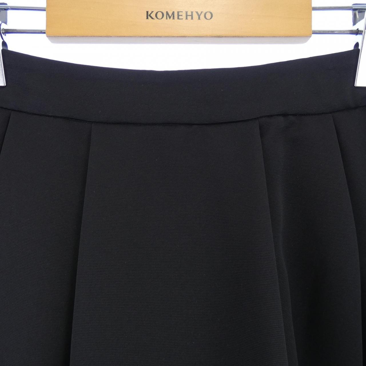 トゥービーシック TO BE CHIC スカート