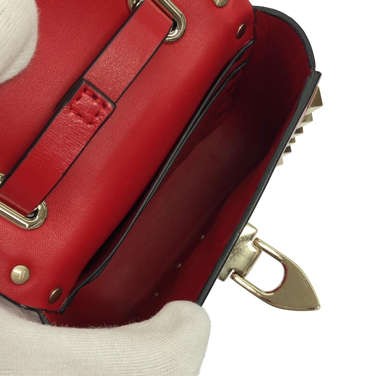 ヴァレンティノガラヴァーニ WW2P0W40XVJ ショルダーバッグ