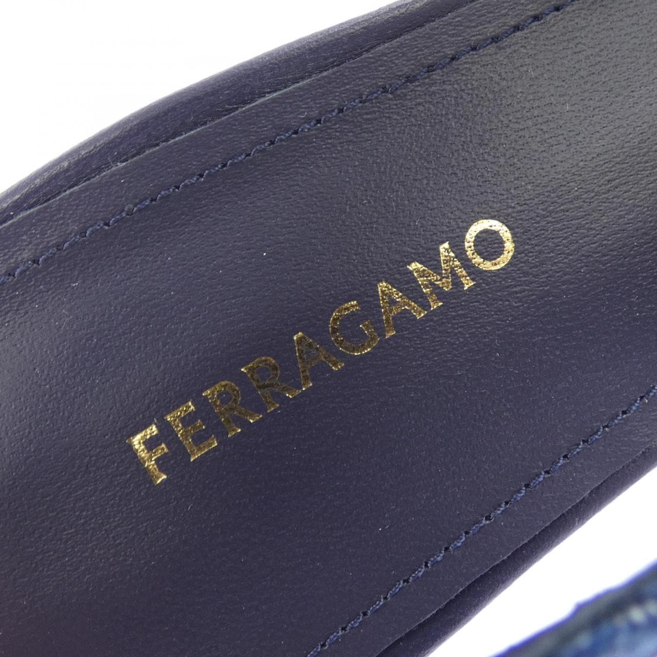 フェラガモ FERRAGAMO パンプス