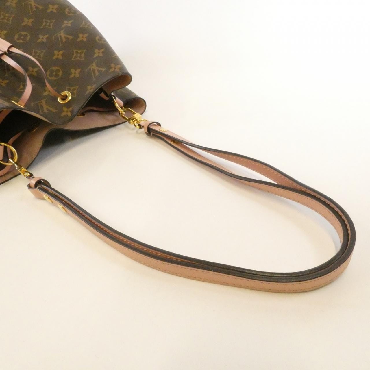 LOUIS VUITTON Monogram Neo Noe MM M44022 单肩包