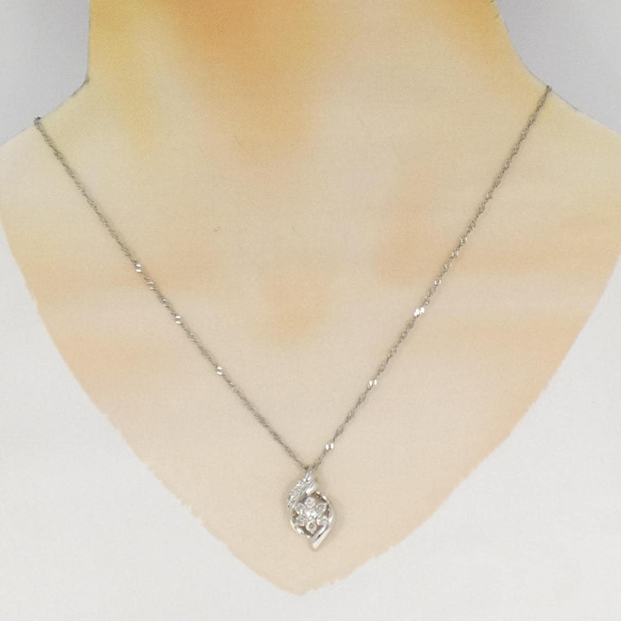 PT900/PT850 フラワー ダイヤモンド ネックレス 0.50CT