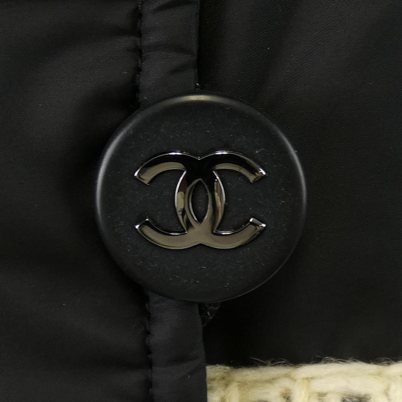シャネル CHANEL P59435V45266 18B ダウンジャケット