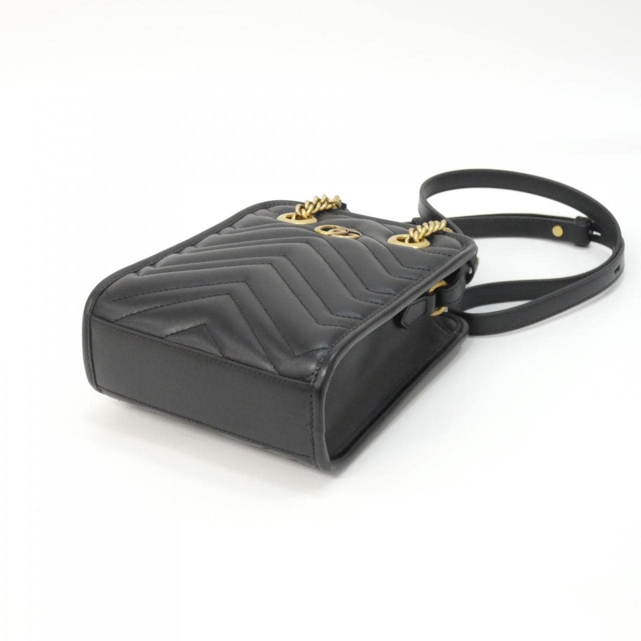 グッチ GG MARMONT 696123 DTDHT バッグ