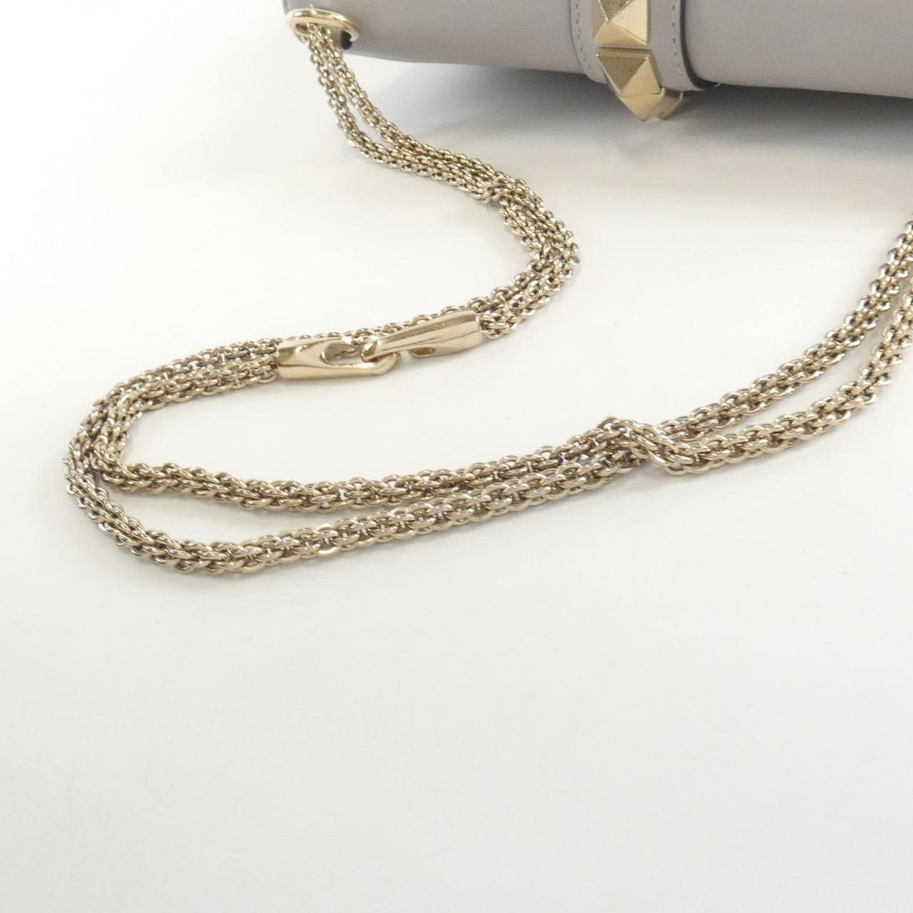 ヴァレンティノガラヴァーニ バッグ