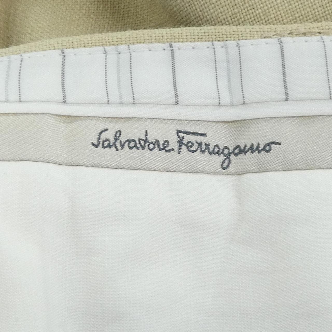 サルヴァトーレフェラガモ SALVATORE FERRAGAMO パンツ