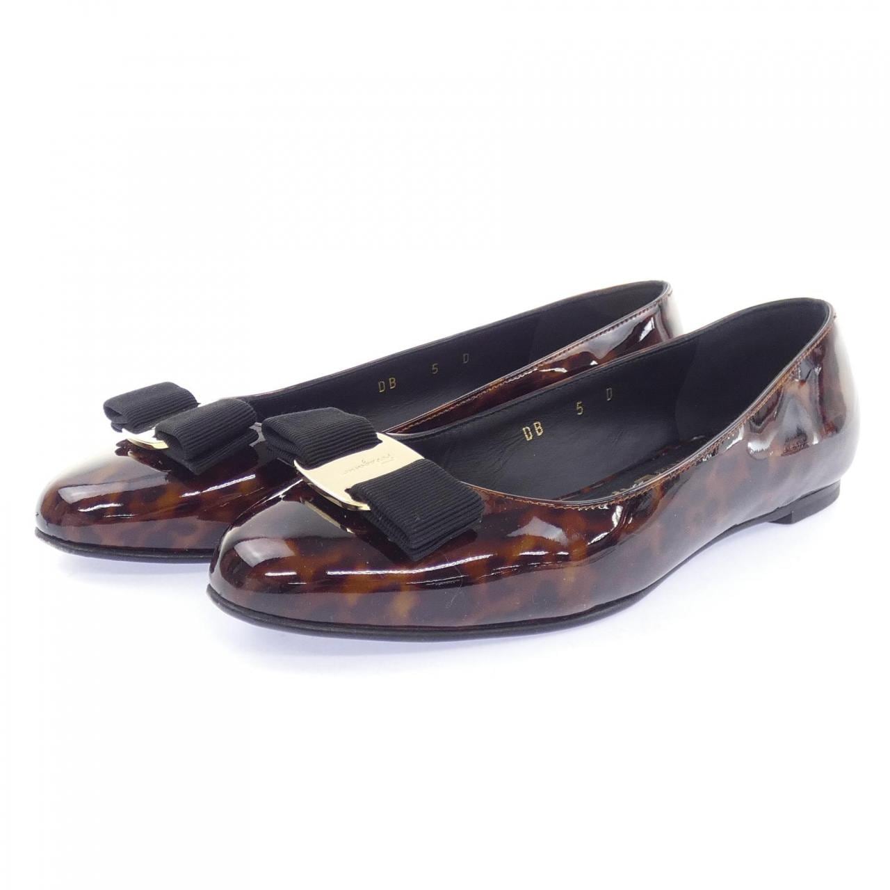 サルヴァトーレフェラガモ SALVATORE FERRAGAMO フラットシューズ