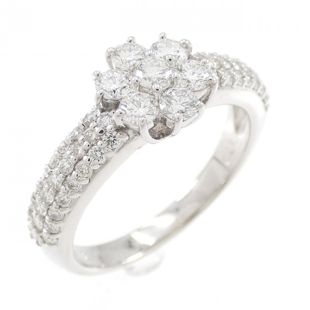 K18WG フラワー ダイヤモンド リング 0.70CT