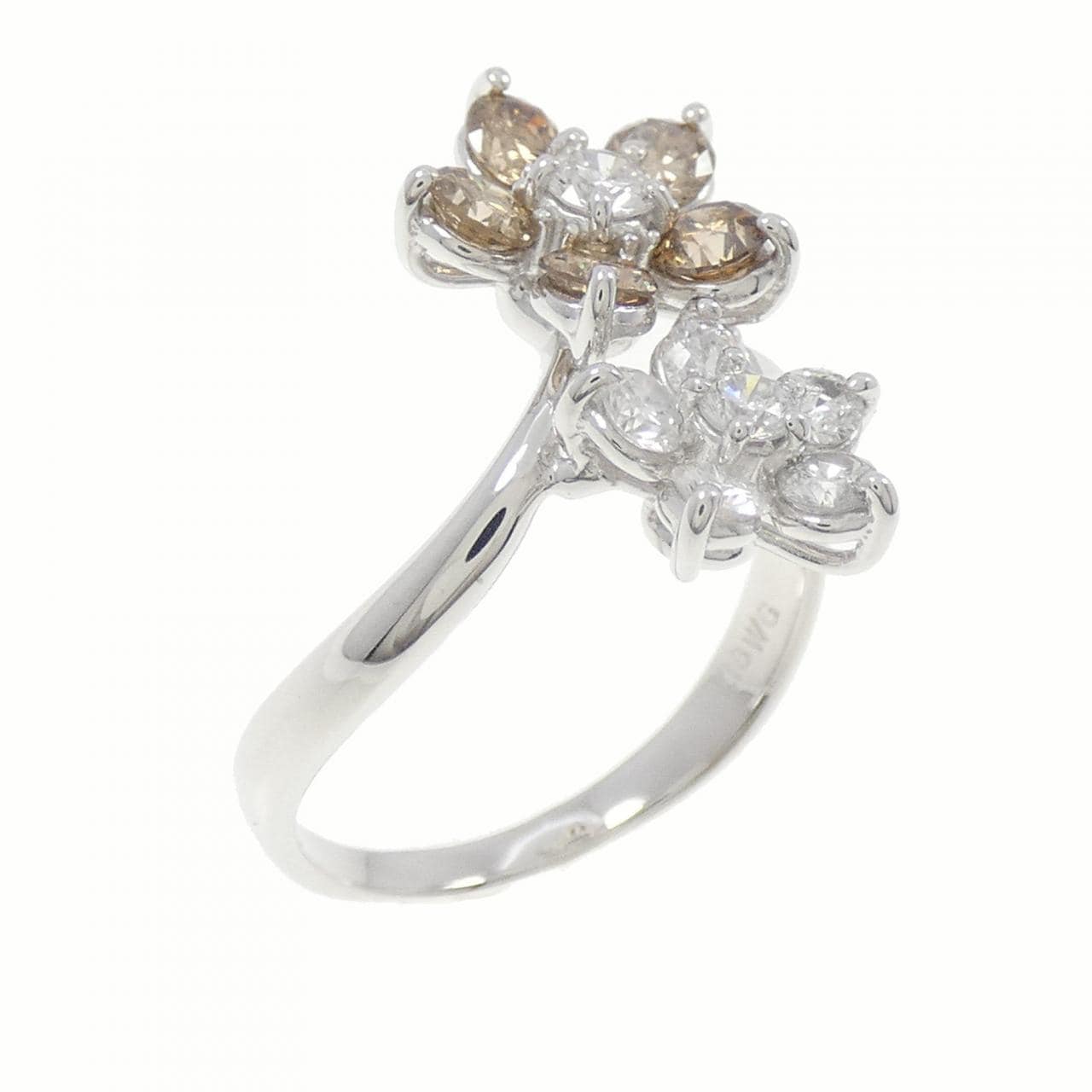 K18WG フラワー ダイヤモンド リング 1.30CT