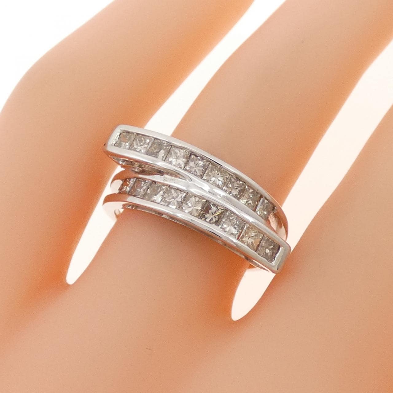 750WG ダイヤモンド リング 1.10CT