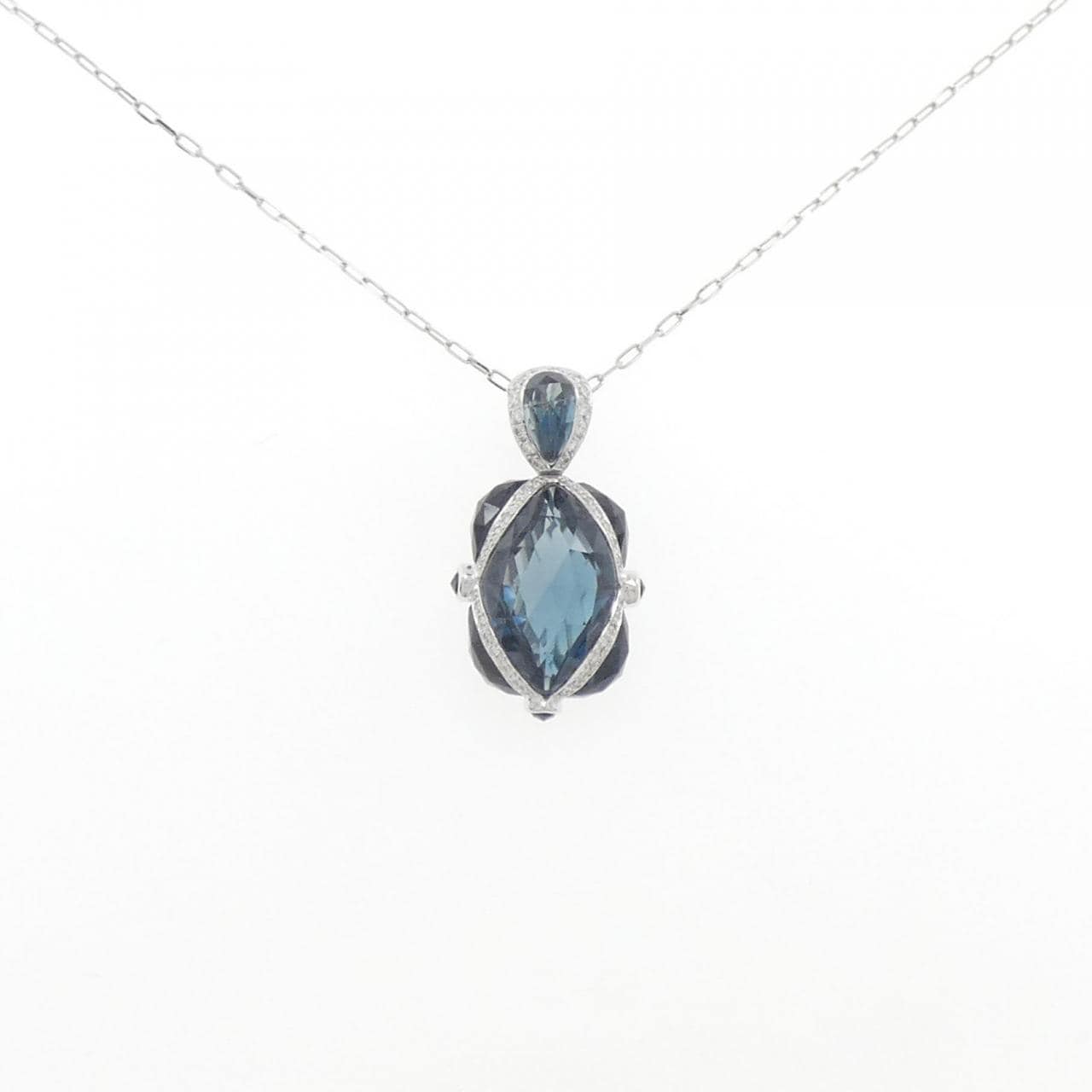 K18WG Blue Topaz Necklace 12.10CT