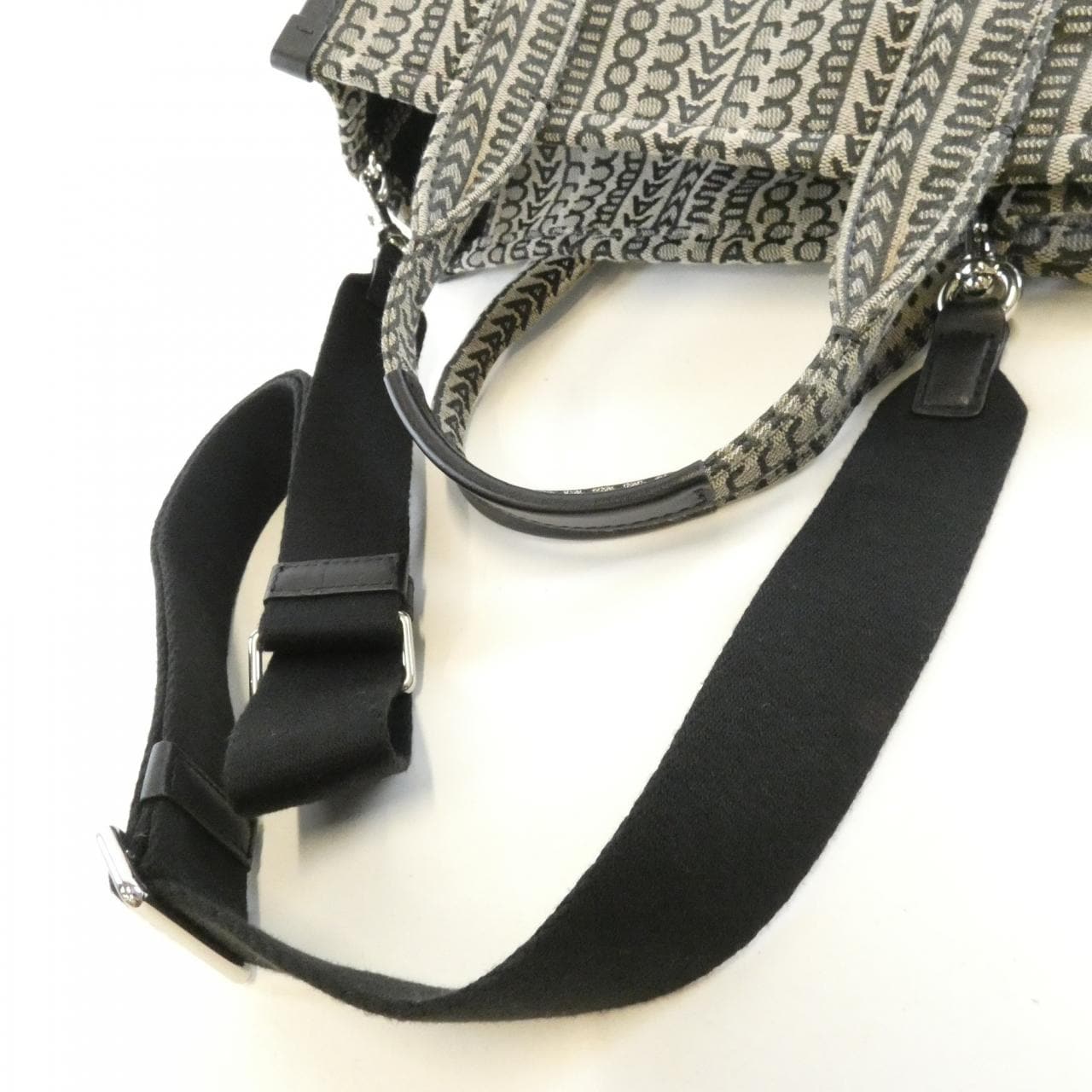 マークジェイコブス THE MONOGRAM TOTE BAG MEDIUM H076M01RE21 バッグ