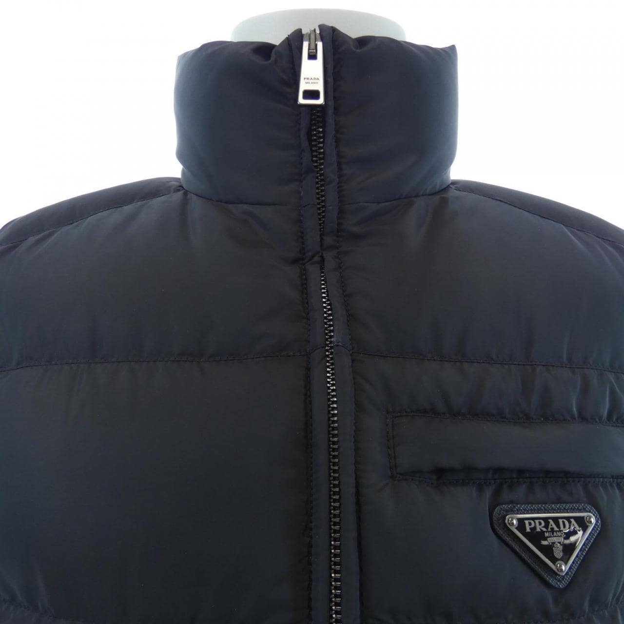 プラダ PRADA トライアングルロゴ SGJ191 R132 1060 ダウンベスト