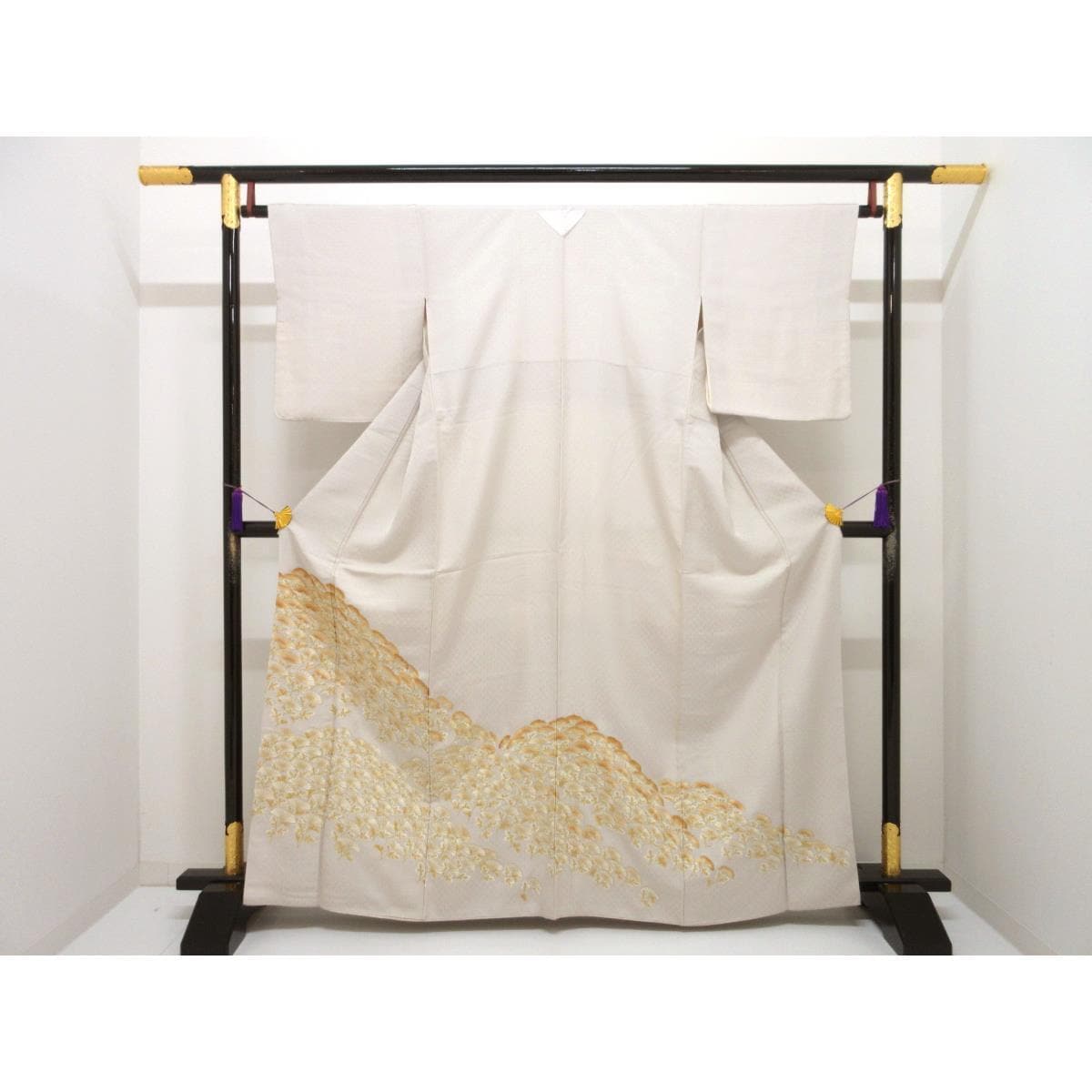 色留袖　刺繍加工　江戸撫子