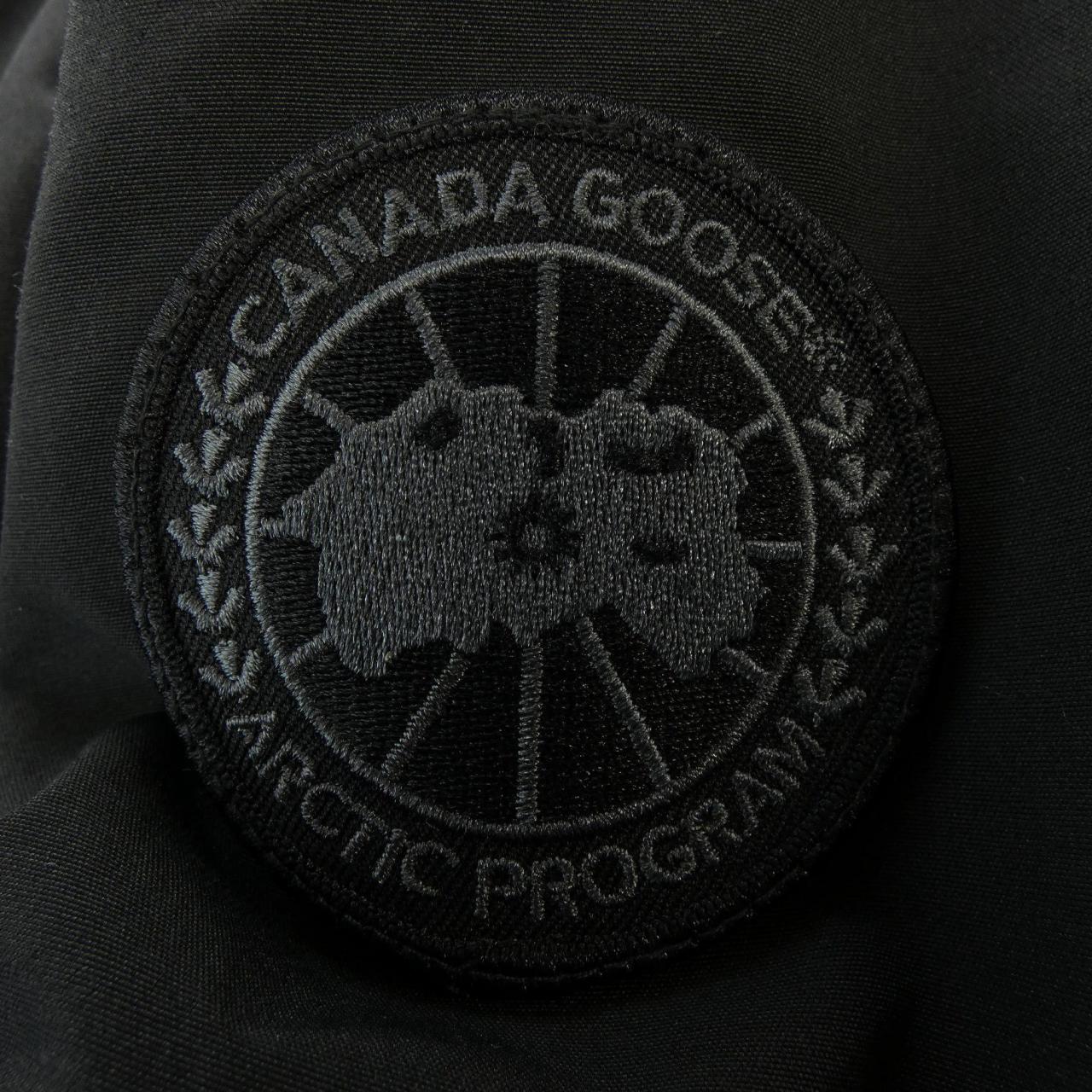 カナダグース CANADA GOOSE ダウンジャケット