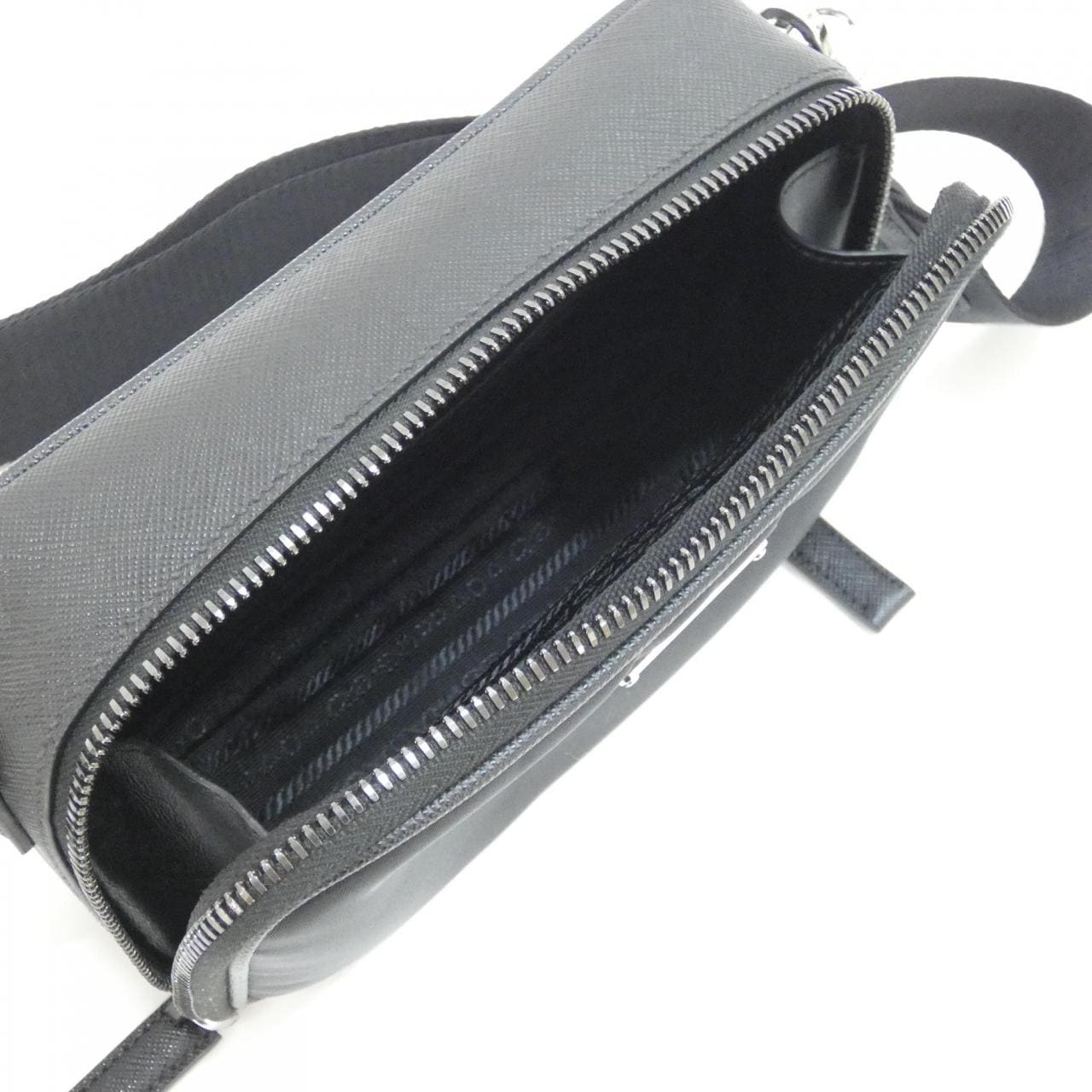 プラダ 2VH070 ショルダーバッグ