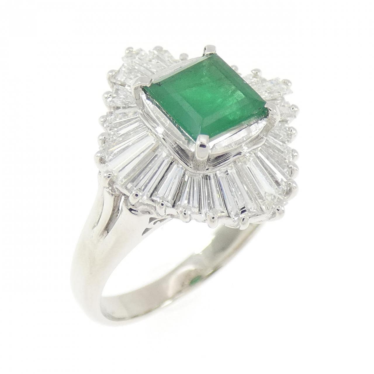 PT900 エメラルド リング 0.84CT