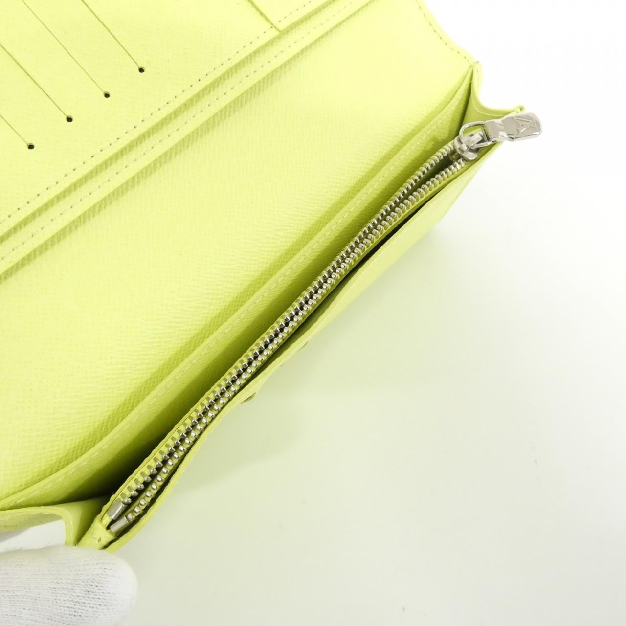 ルイヴィトン タイガ ラマ ポルトフォイユ ブラザ M14131 財布