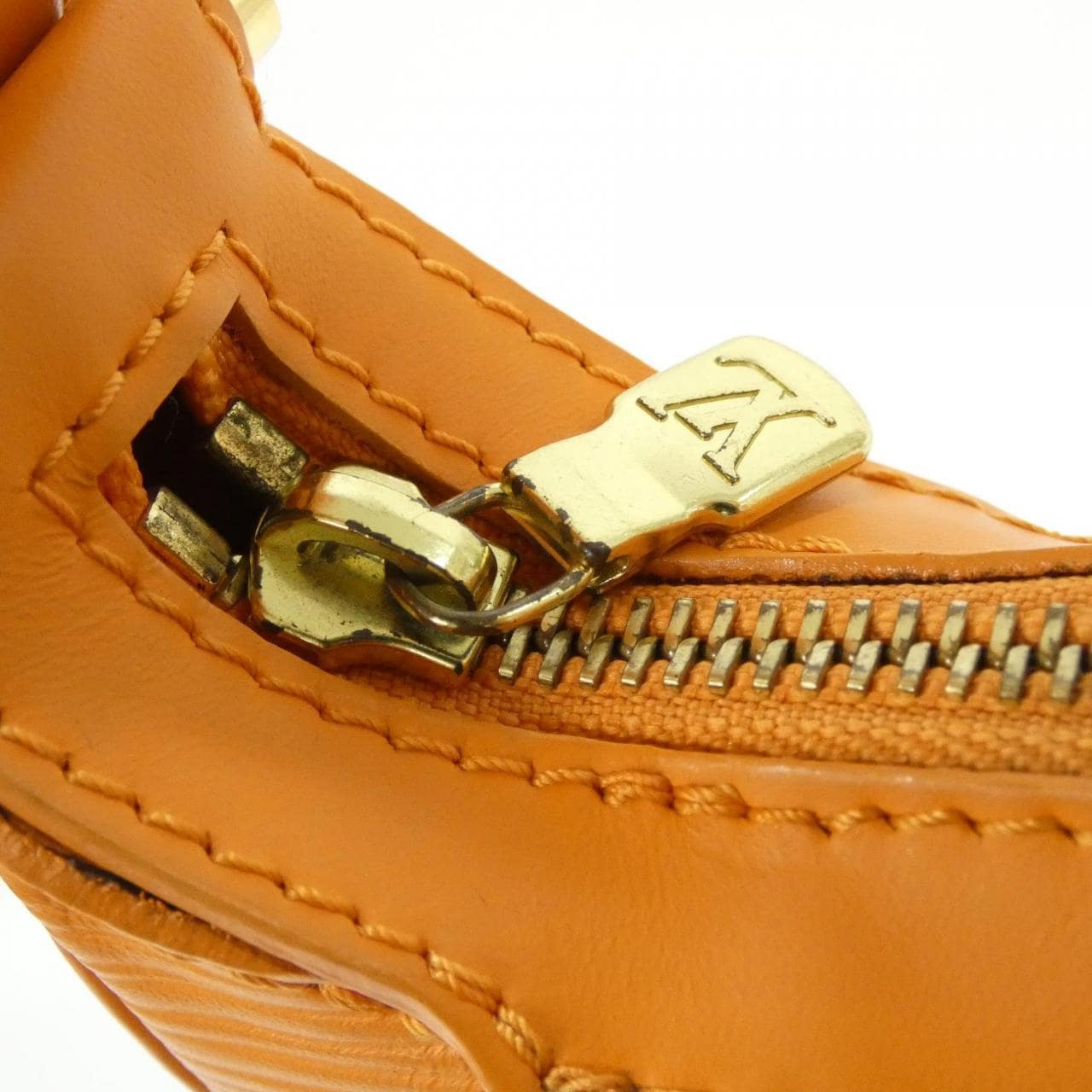 ルイヴィトン エピ サラバー M5896H バッグ