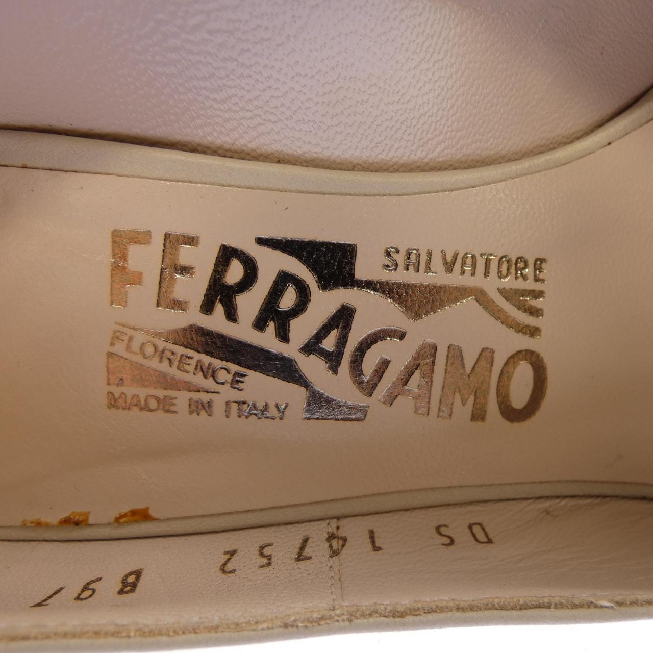 サルヴァトーレフェラガモ SALVATORE FERRAGAMO GAILA パンプス