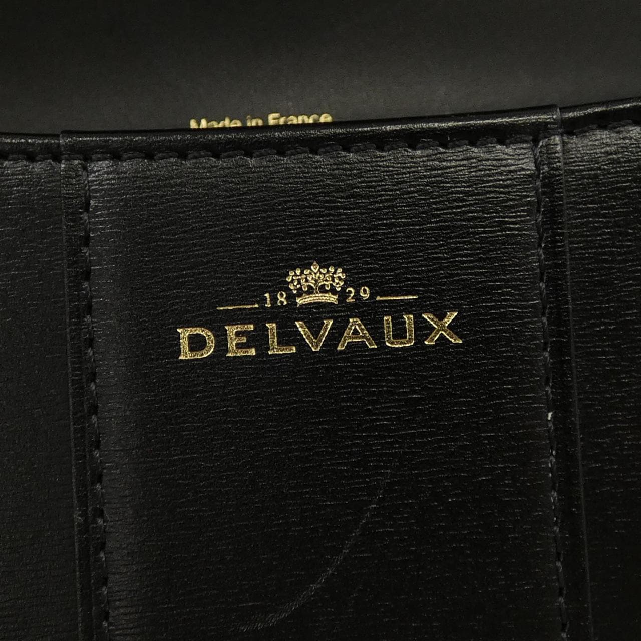 德尔沃DELVAUX