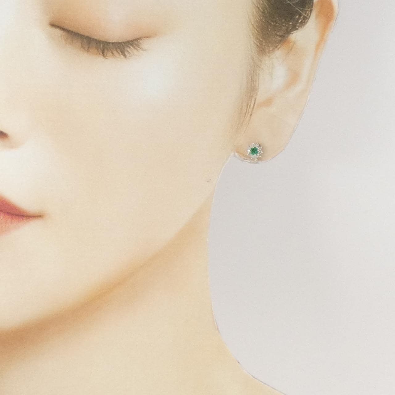 PT900 エメラルド ピアス