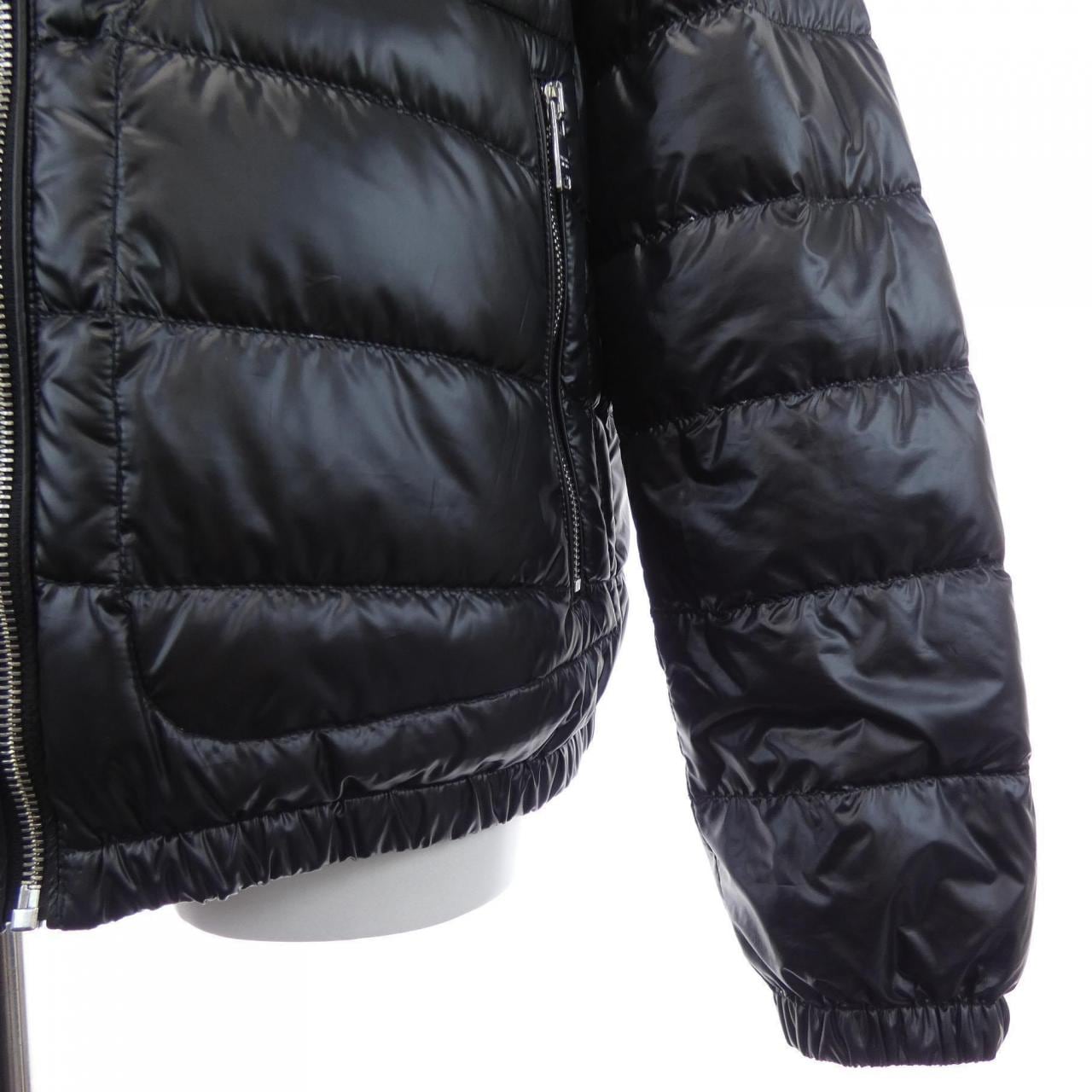 プラダ PRADA SGA506 ダウンジャケット