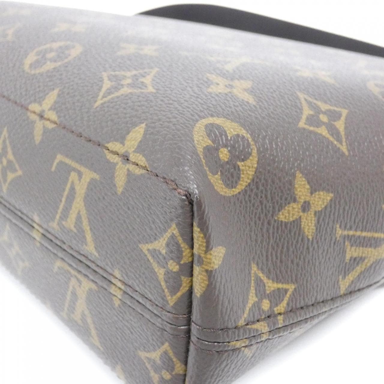 ルイヴィトン モノグラム マカサー マグネティック メッセンジャー M45557 ショルダーバッグ