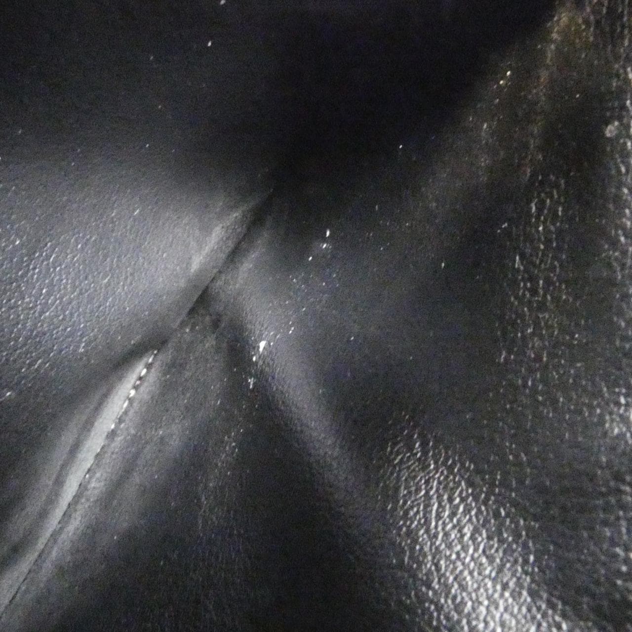 ルイヴィトン LVアエログラム ジッピー ウォレット M69831 財布