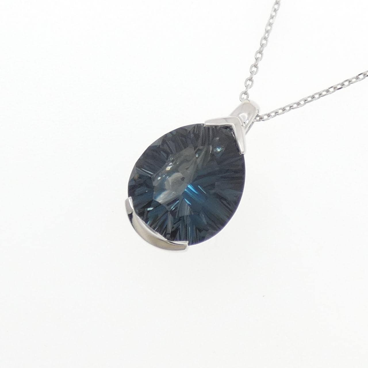 タサキ ルミノ ネックレス