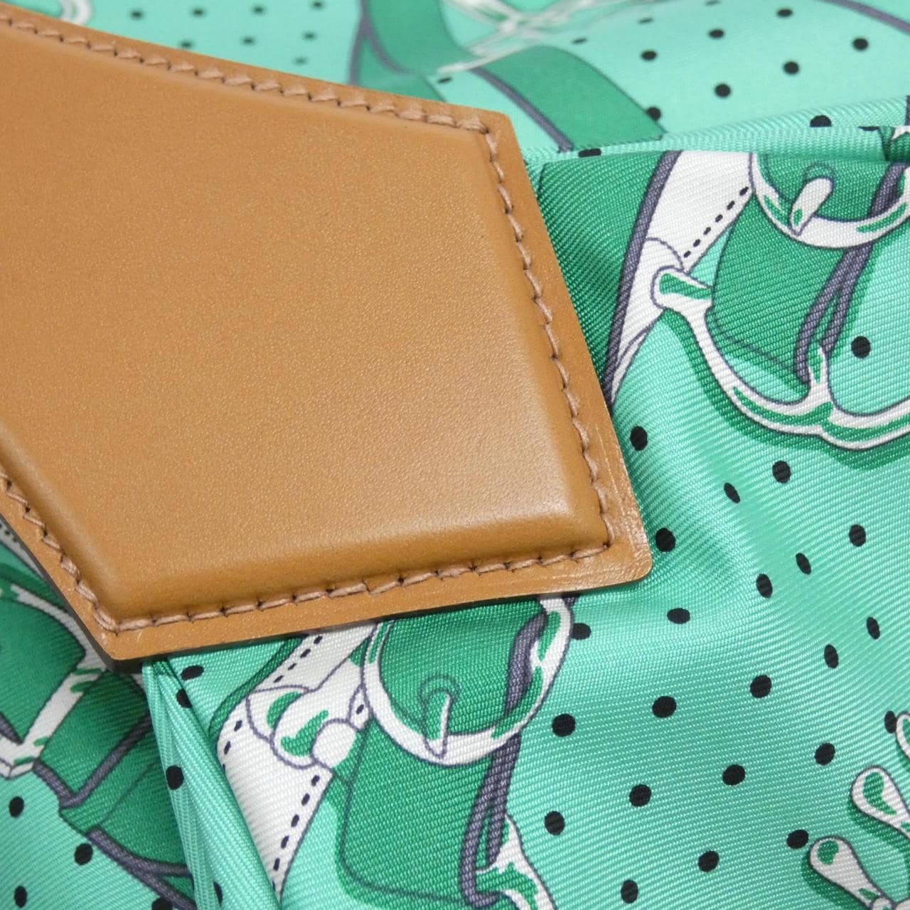 エルメス LA PROMENADE DU MAIN BANDANA バリュソワ 084907CK バッグ