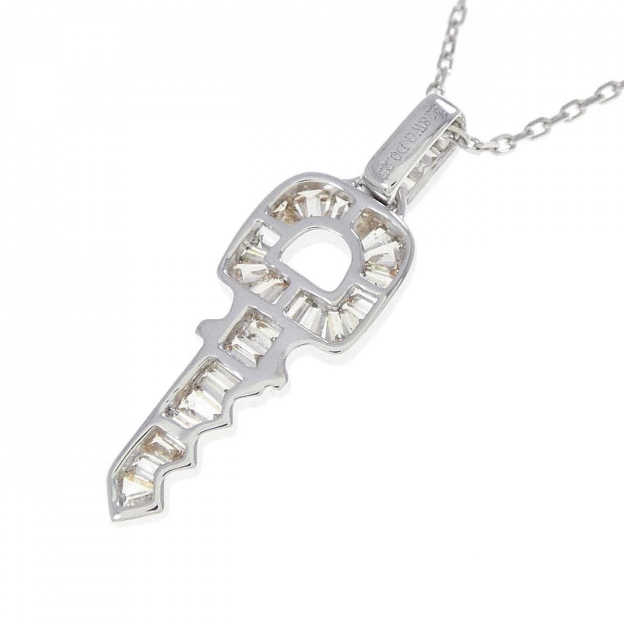 K18WG钥匙形钻石项链，0.25克拉