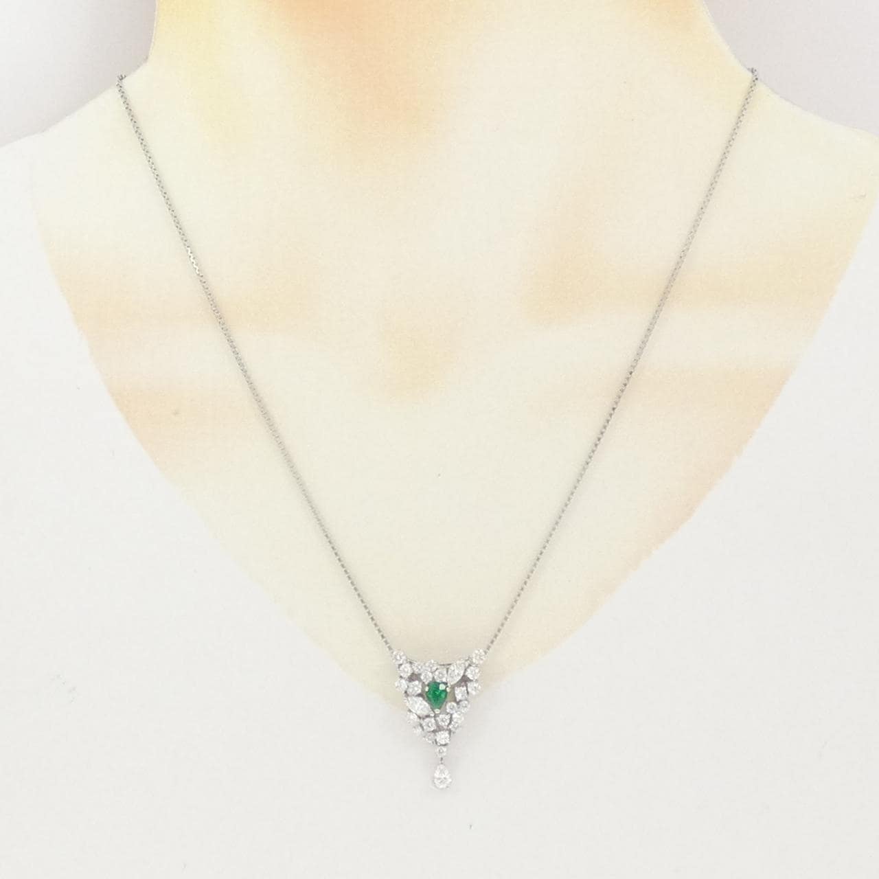 PT900/PT850 エメラルド ネックレス 0.41CT