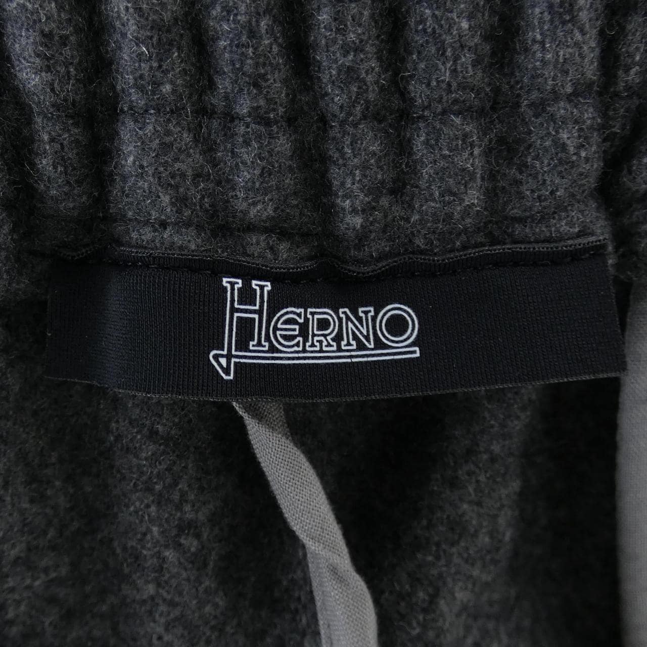 ヘルノ Herno PT000070U パンツ