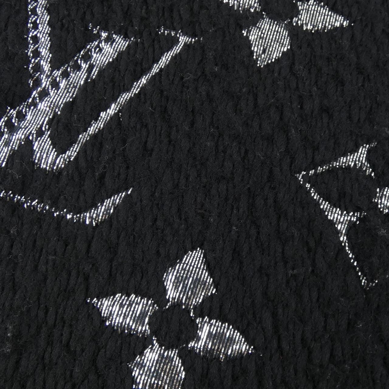 ルイヴィトン LOUIS VUITTON ロゴマニア M75833 MUFFLER