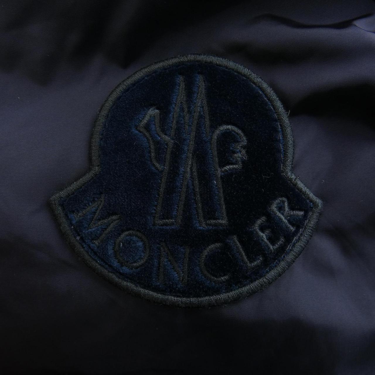 モンクレール MONCLER ダウンジャケット