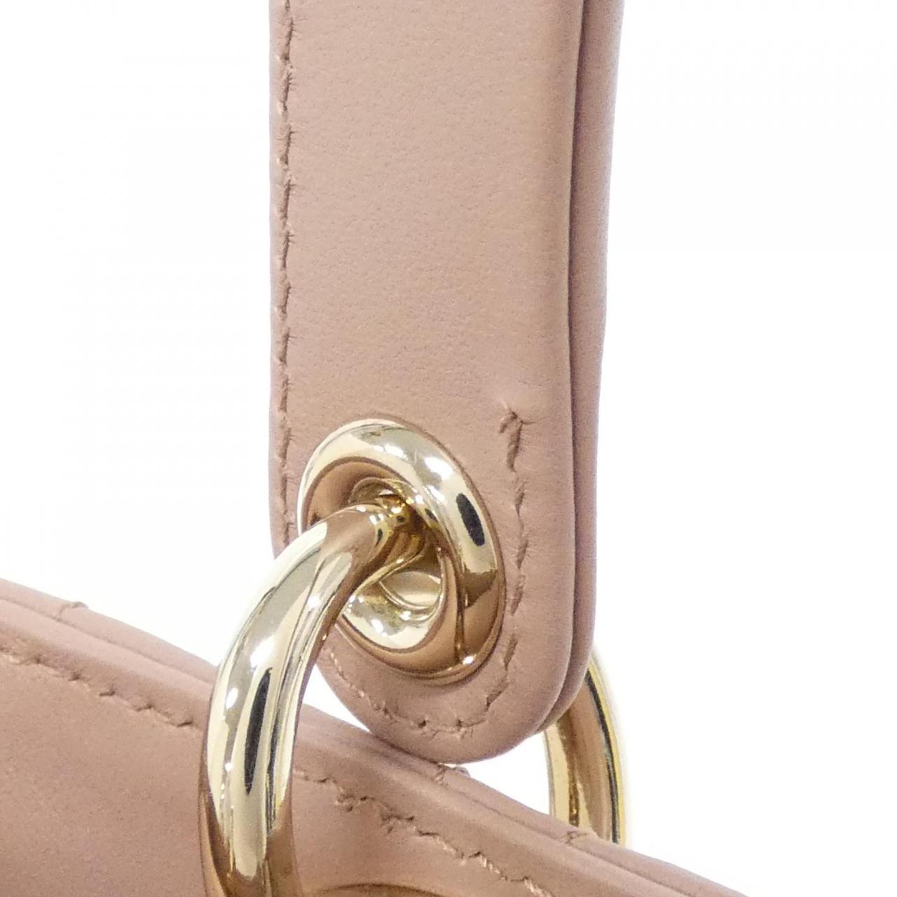 Christian DIOR Lady DIOR中 M0565ONGE 包