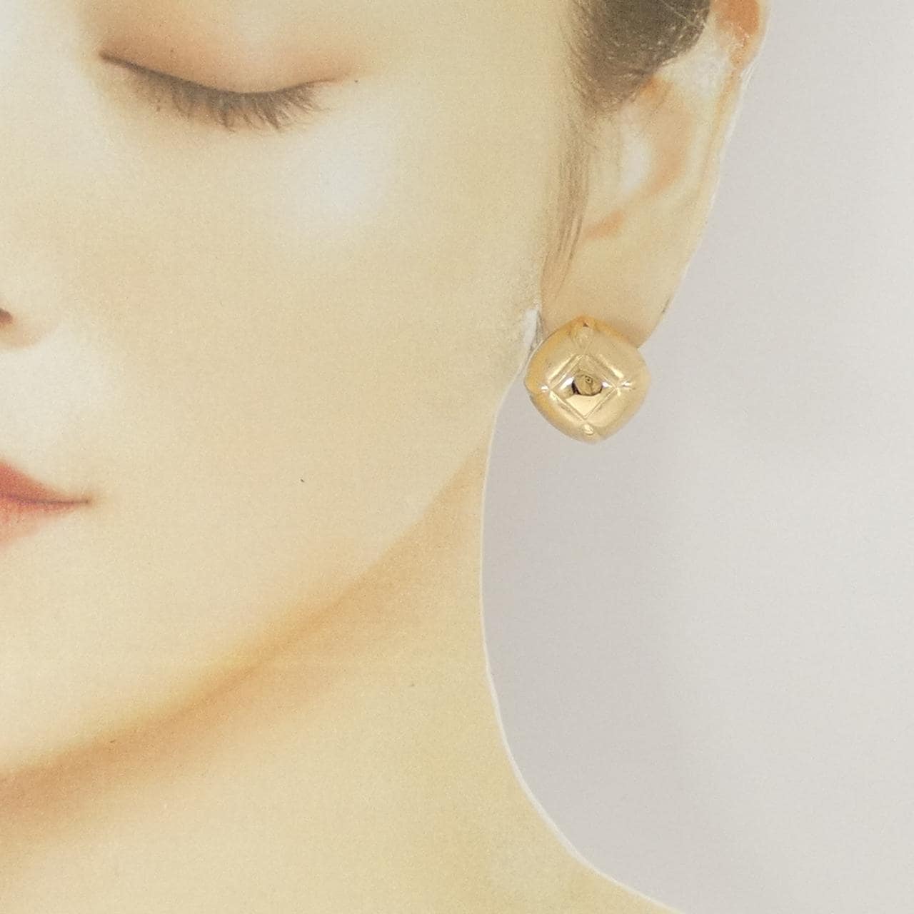 K18YG earrings