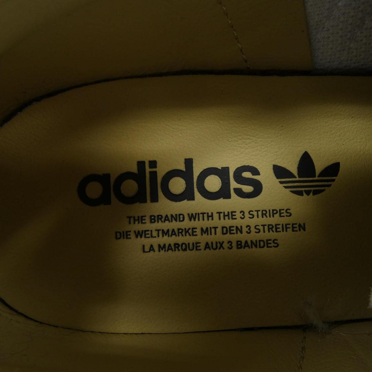 アディダス ADIDAS ID4851 スニーカー