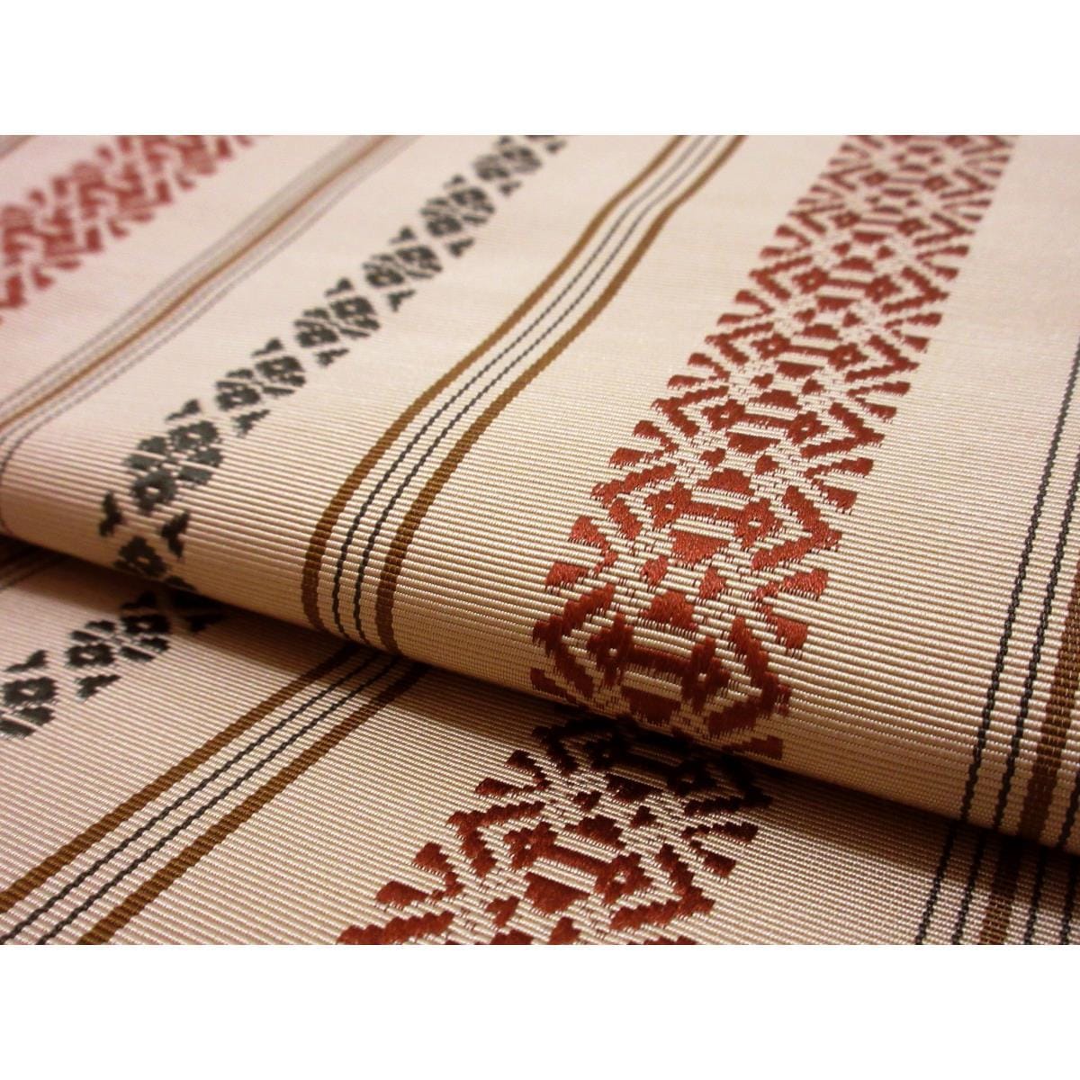 Nagoya obi dedication Hakataori pattern