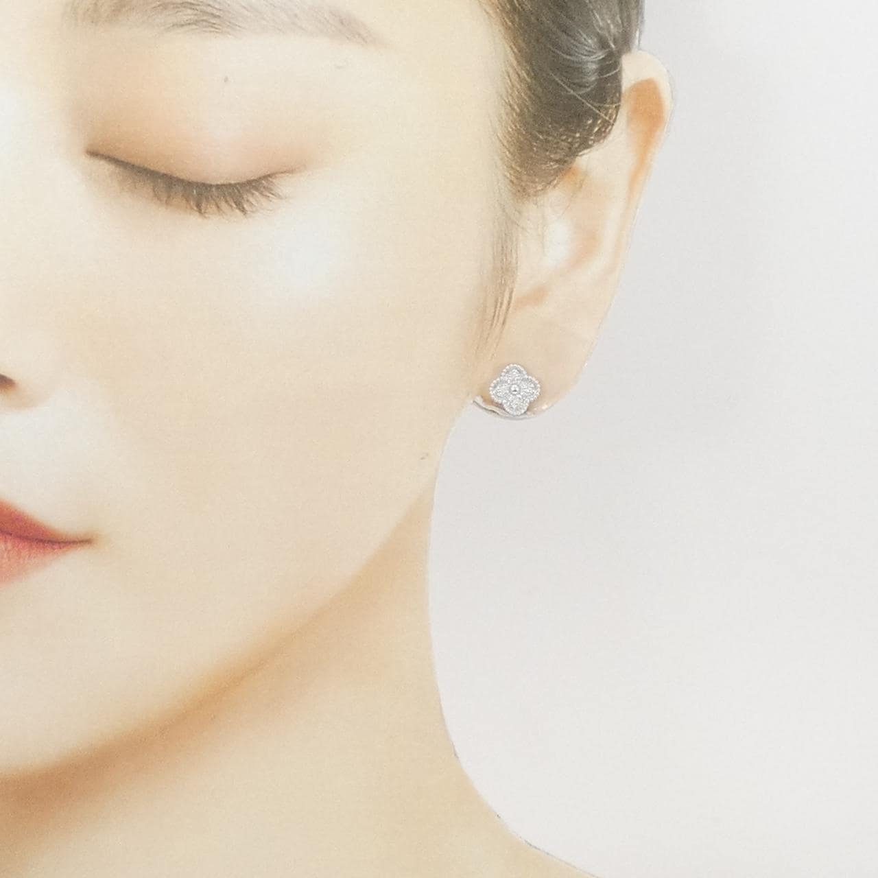 ヴァンクリーフ&アーペル スウィートアルハンブラ ピアス